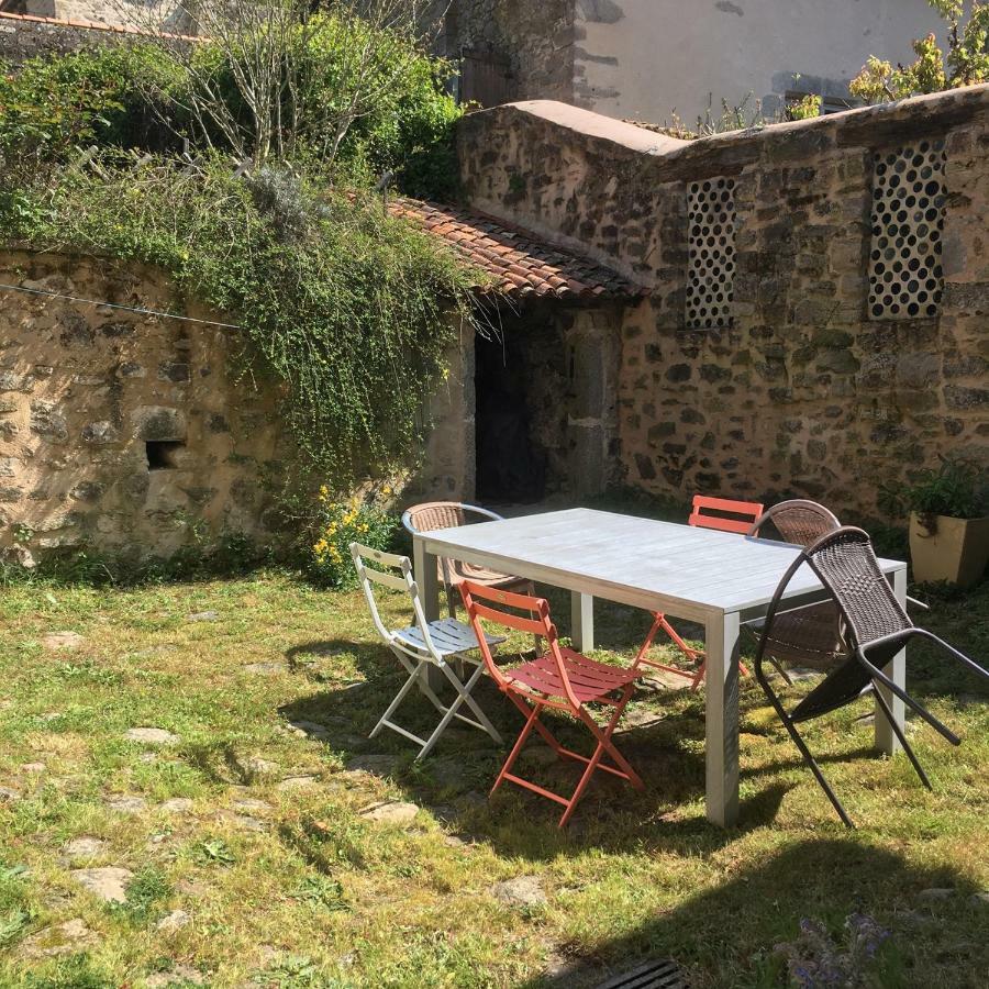 Gite Saint-Nicolas Villa Parthenay Exterior photo